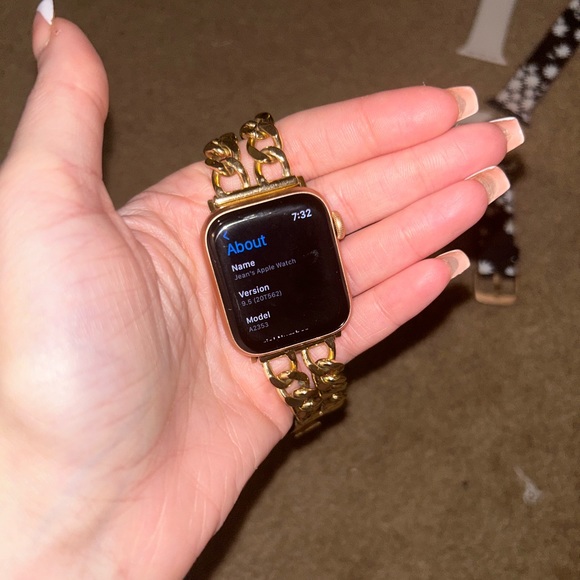 2 chargers included
Like new - little wear
Bands included - Picture 6 of 6